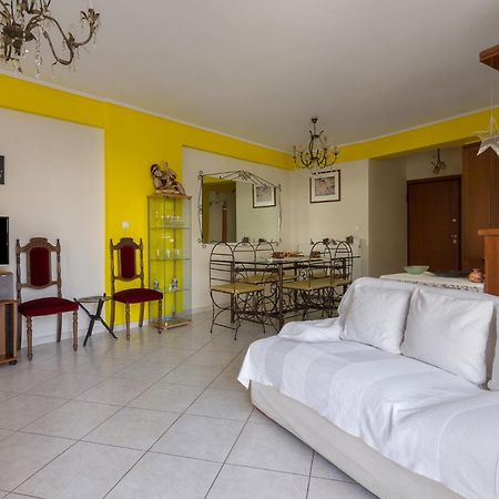 Bright 2 Bedroom Apartment In Nea Smirni أثينا المظهر الخارجي الصورة